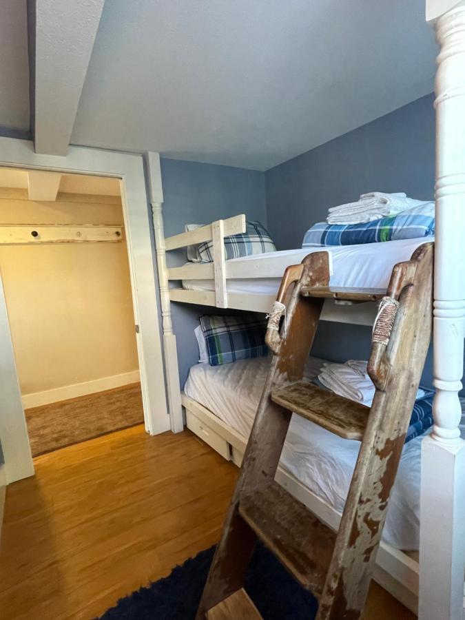 Seablue Cottage - Downstairs; 2 Blocks To The Beach ガルベストン エクステリア 写真